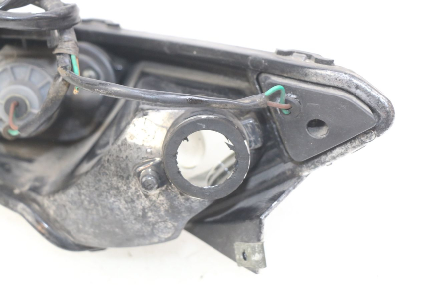 photo de FEU ARRIERE GAUCHE YAMASAKI YM T 125 (2015 - 2020)