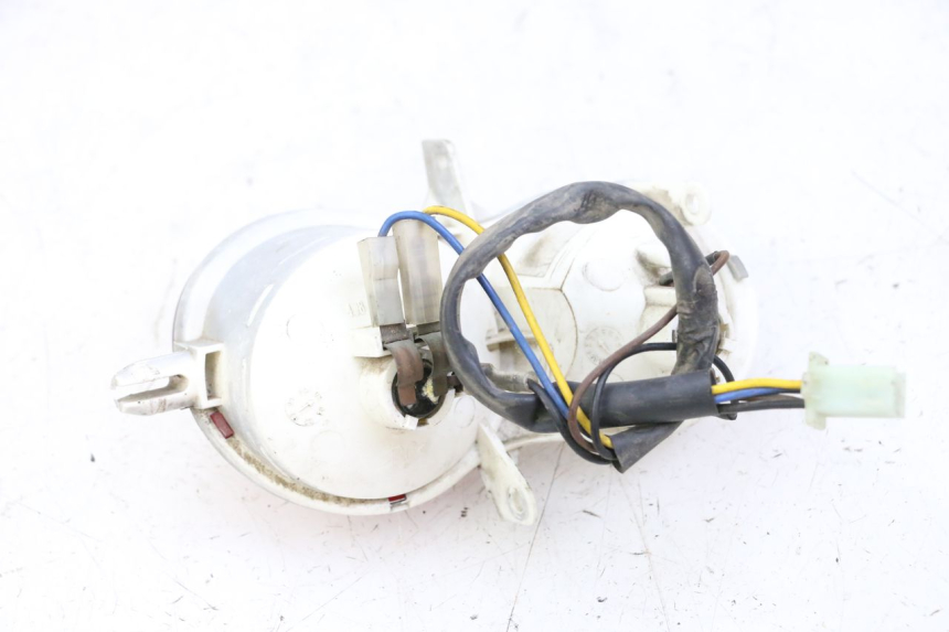 photo de FEU ARRIERE GAUCHE YAMAHA YP MAJESTY 125 (2002 - 2006)