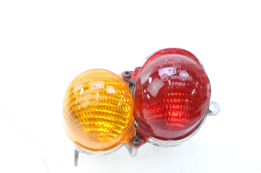 photo de FEU ARRIERE GAUCHE YAMAHA YP MAJESTY 125 (1998 - 2001) - Vue principale