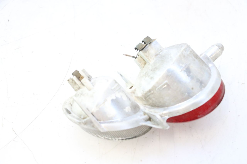 photo de FEU ARRIERE GAUCHE YAMAHA YP MAJESTY 125 (2007 - 2010) - Détail de la pièce