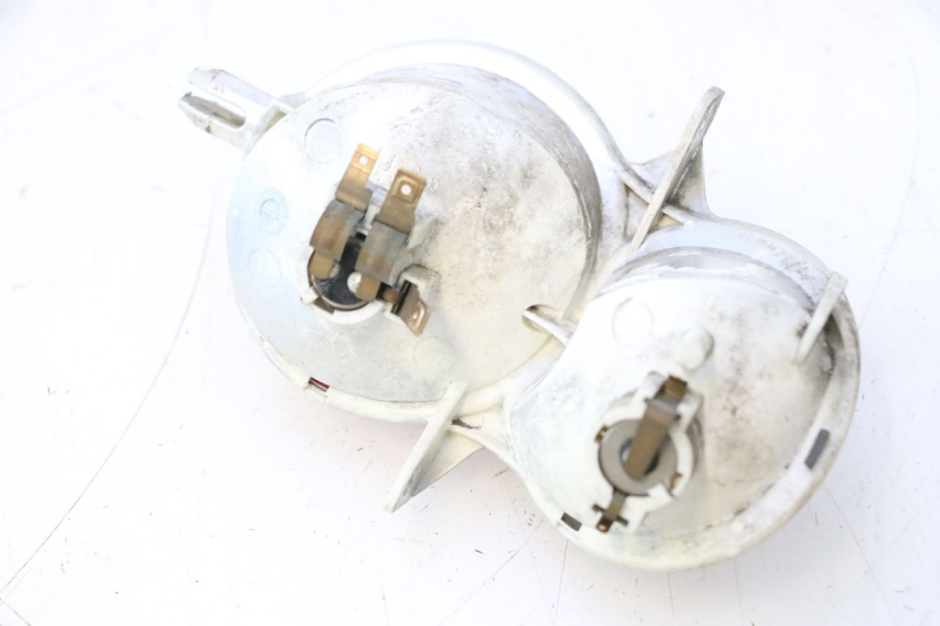 photo de FEU ARRIERE GAUCHE YAMAHA YP MAJESTY 125 (2007 - 2010) - Zoom état d’usage