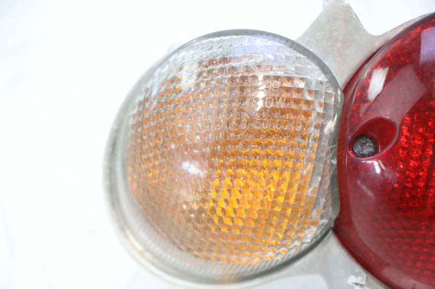 photo de FEU ARRIERE GAUCHE YAMAHA YP MAJESTY 125 (2007 - 2010) - État de surface