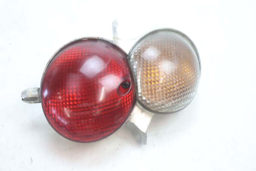 photo de FEU ARRIERE GAUCHE YAMAHA YP MAJESTY 125 (2002 - 2006) - Vue principale