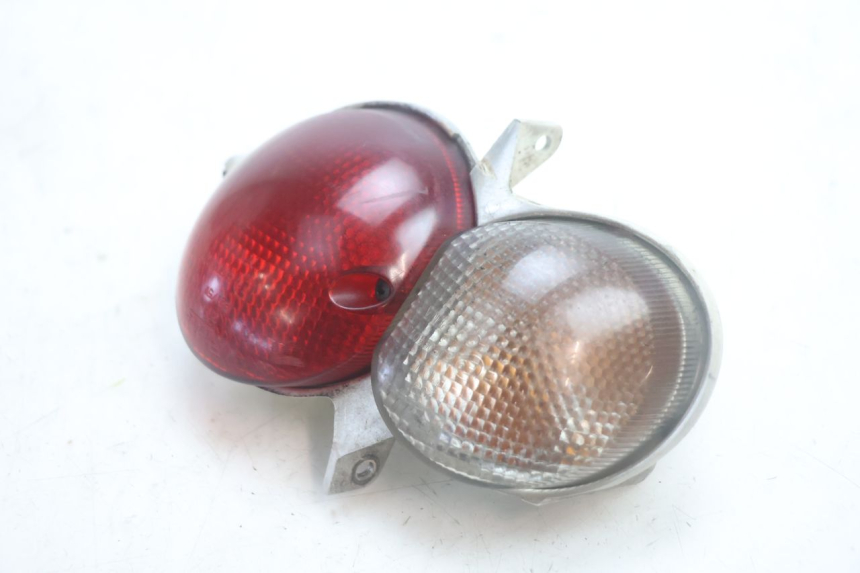 photo de FEU ARRIERE GAUCHE YAMAHA YP MAJESTY 125 (2002 - 2006) - Détail de la pièce