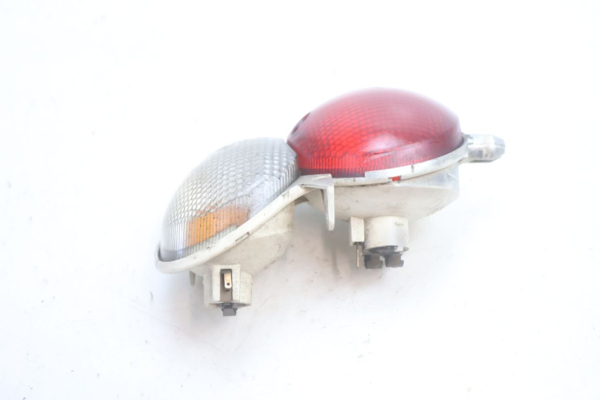 photo de FEU ARRIERE GAUCHE YAMAHA YP MAJESTY 125 (2002 - 2006) - Zoom état d’usage