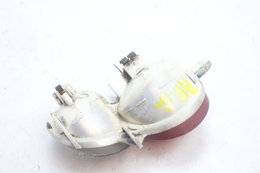 photo de FEU ARRIERE GAUCHE YAMAHA YP MAJESTY 125 (2002 - 2006) - Autre angle de vue