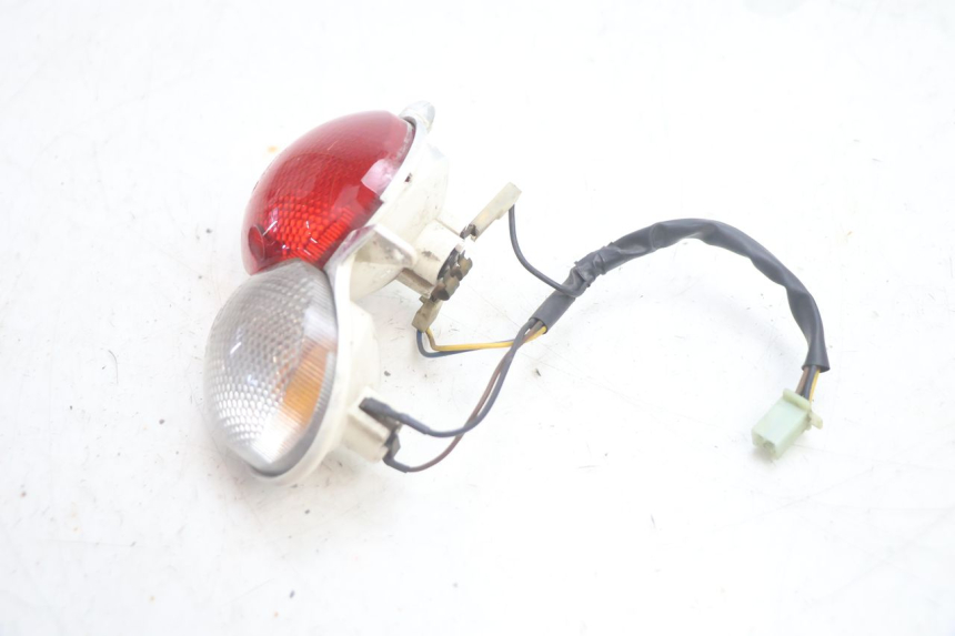 photo de FEU ARRIERE GAUCHE YAMAHA YP MAJESTY 125 (2002 - 2006) - Zoom état d’usage
