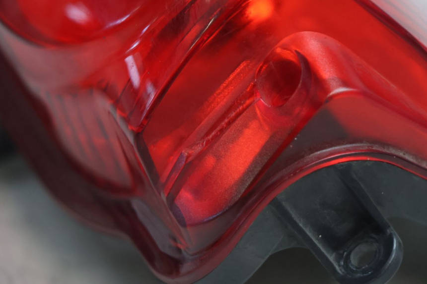photo de FEU ARRIERE GILERA GP 800 (2007 - 2013) - Autre angle de vue