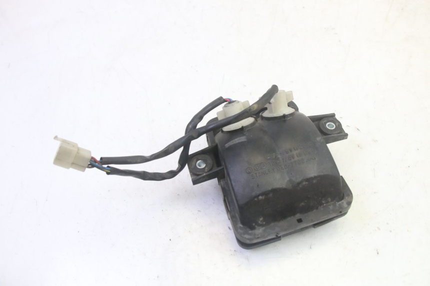 photo de FEU ARRIERE KAWASAKI GPZ RX 1000 (1986 - 1988) - Points de fixation