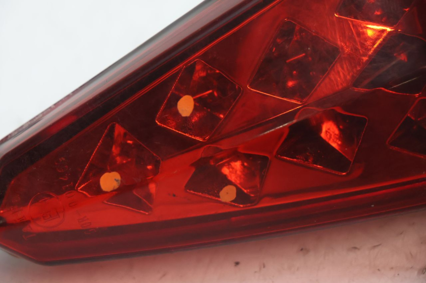 photo de FEU ARRIERE TNT MOTOR GRIDO 2T 50 (2010 - 2019) - Zoom état d’usage