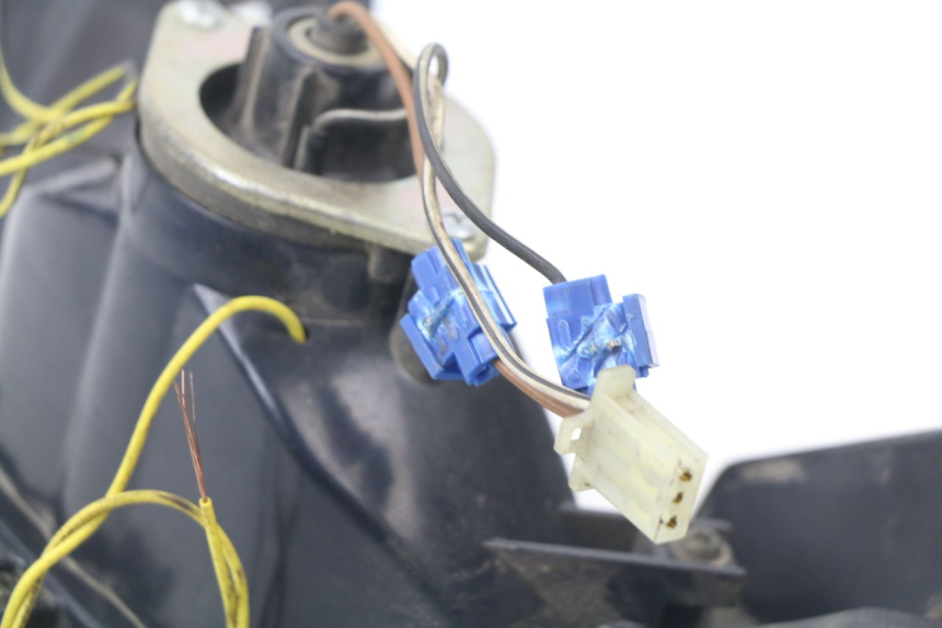 photo de FEU ARRIERE SUZUKI GSF N BANDIT 600 (1996 - 1999) - Autre angle de vue