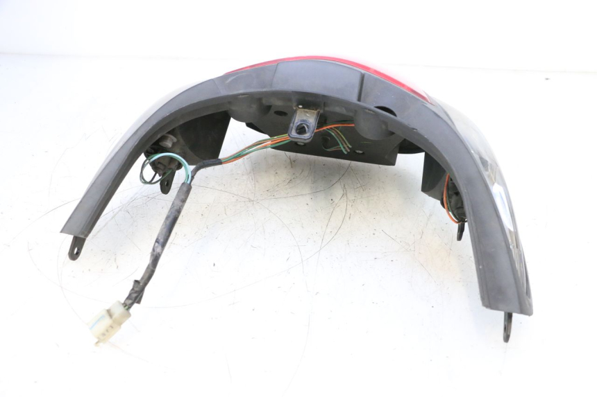 photo de FEU ARRIERE SYM GTS EVO 125 (2009 - 2013) - Points de fixation
