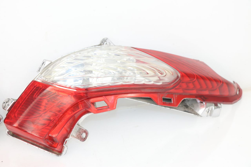 photo de FEU ARRIERE HONDA FES S-WING SWING ABS 125 (2007 - 2015)