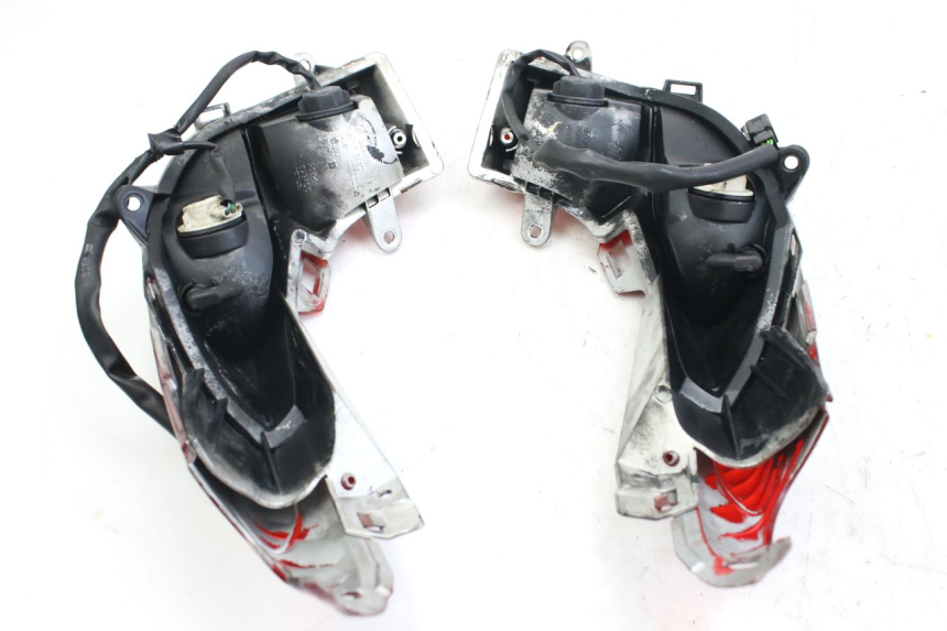 photo de FEU ARRIERE HONDA FES S-WING SWING ABS 125 (2007 - 2015)