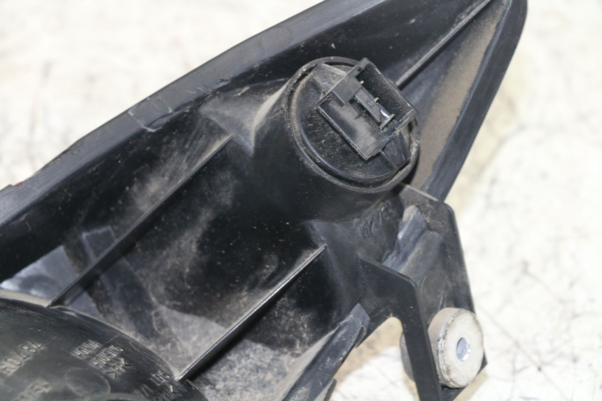 photo de FEU ARRIERE HONDA NTV DEAUVILLE 650 (2001 - 2006) - Autre angle de vue