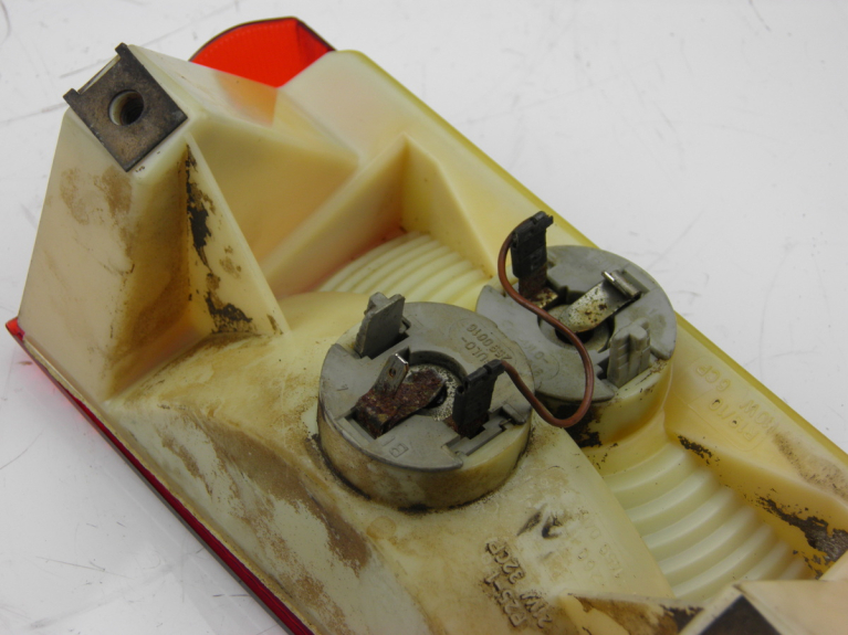 photo de FEU ARRIERE BMW K100 ABS 1000 (1989 - 1995) - Zoom état d’usage