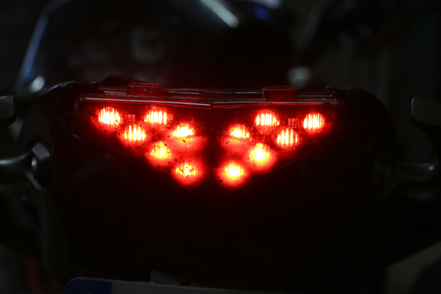 photo de FEU ARRIERE KAWASAKI ER-6 ER6 N 650 (2012 - 2016)