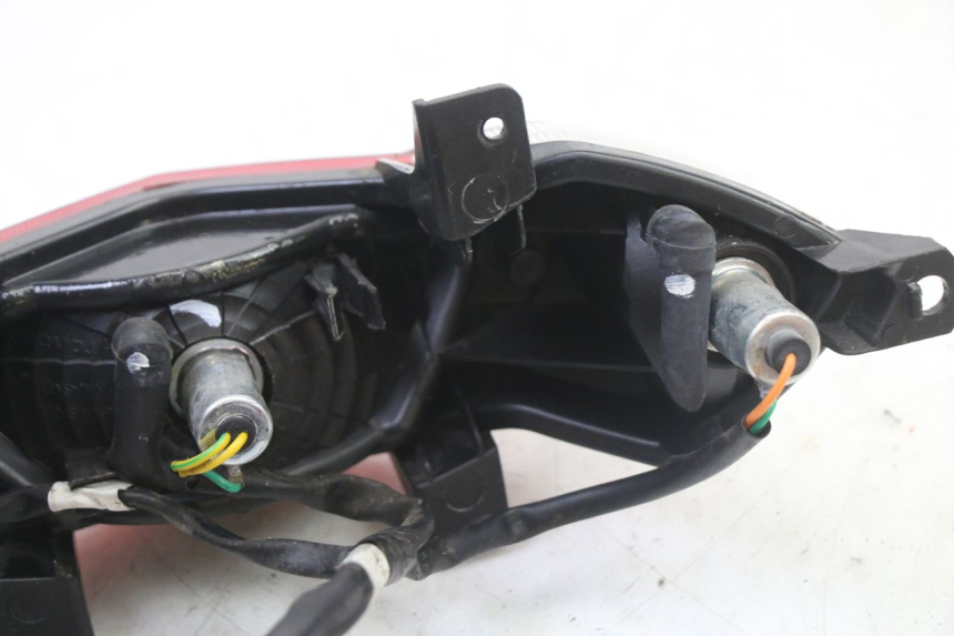 photo de FEU ARRIERE PEUGEOT KISBEE 2T 50 (2018 - 2022)