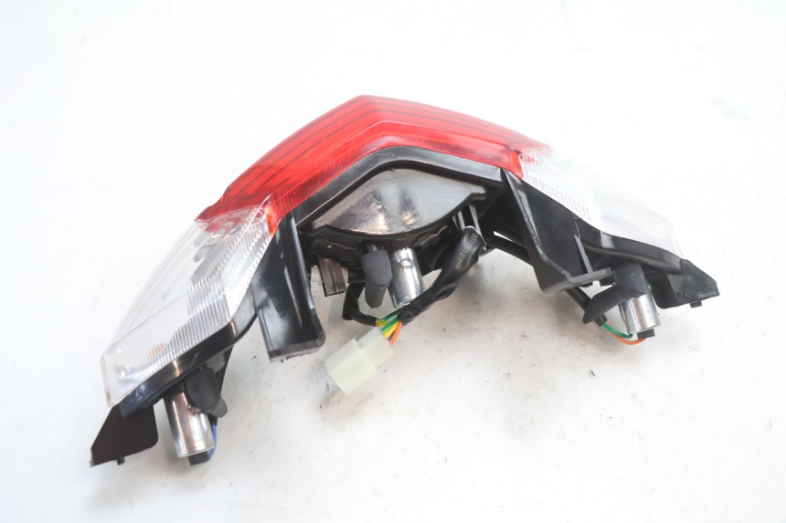 photo de FEU ARRIERE PEUGEOT KISBEE 2T 50 (2018 - 2022) - Autre angle de vue