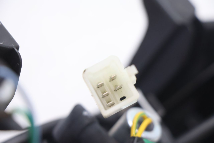 photo de FEU ARRIERE PEUGEOT KISBEE 2T 50 (2018 - 2022) - Points de fixation