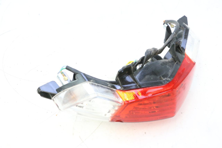 photo de FEU ARRIERE PEUGEOT KISBEE 4T 50 (2018 - 2022) - Points de fixation