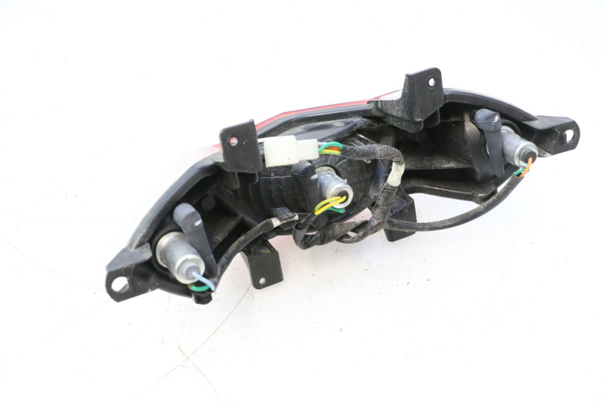 photo de FEU ARRIERE PEUGEOT KISBEE 4T 50 (2018 - 2022) - État de surface