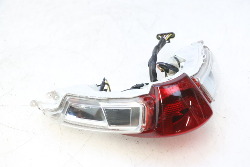 photo de FEU ARRIERE PIAGGIO LIBERTY IGET 4T 50 (2015 - 2020) - Points de fixation