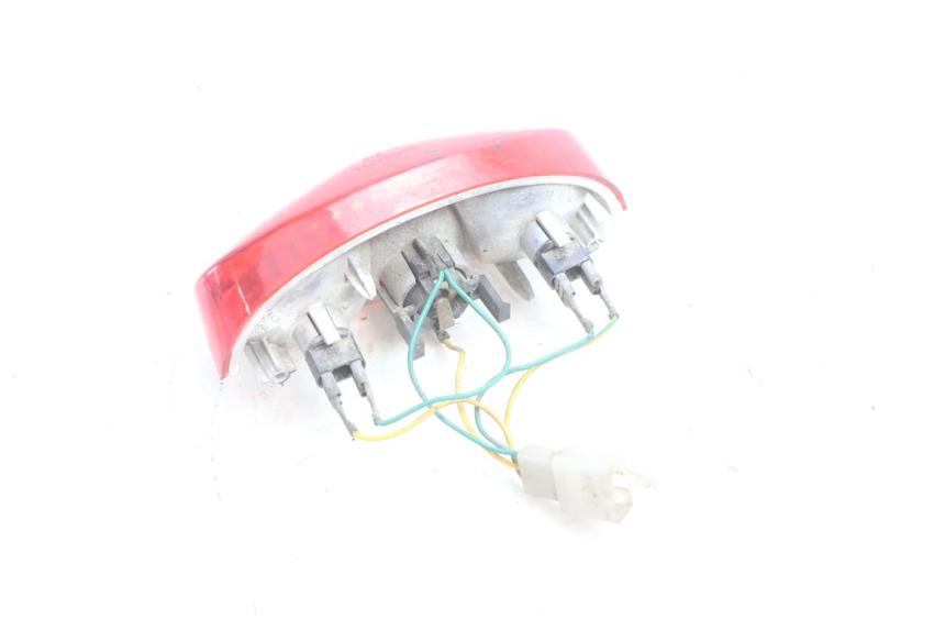 photo de FEU ARRIERE PEUGEOT LUDIX BLASTER 50 (2006 - 2014) - Gros plan technique
