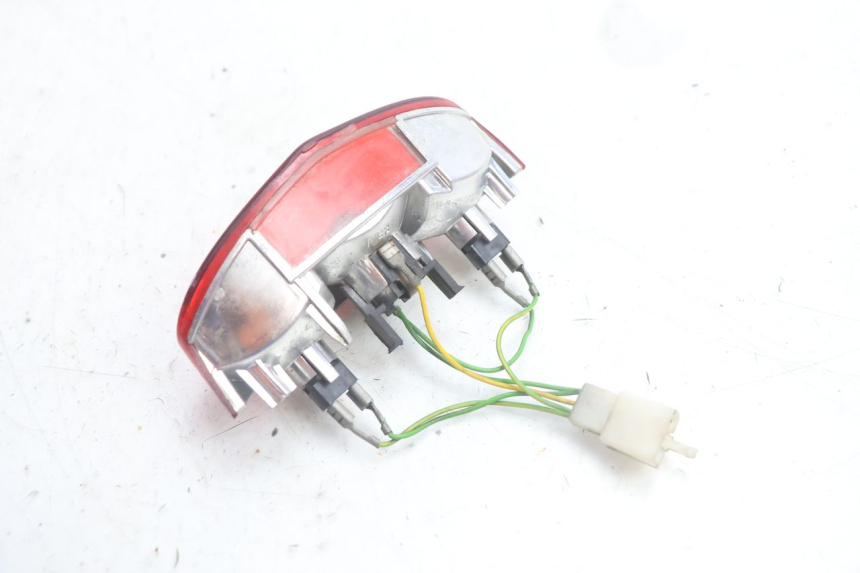 photo de FEU ARRIERE PEUGEOT LUDIX PRO 2T 50 (2010 - 2017) - Autre angle de vue