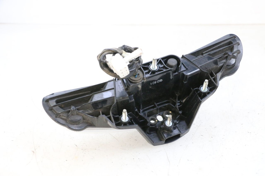 photo de FEU ARRIERE YAMAHA NEO'S CORE 1 (2022 - 2026) - Gros plan technique