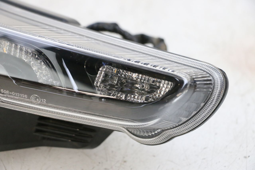 photo de FEU ARRIERE YAMAHA NEO'S CORE 1 (2022 - 2026) - Pièce contrôlée