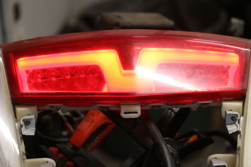 photo de FEU ARRIERE PEUGEOT CITYSTAR 2T 50 (2018 - 2021)