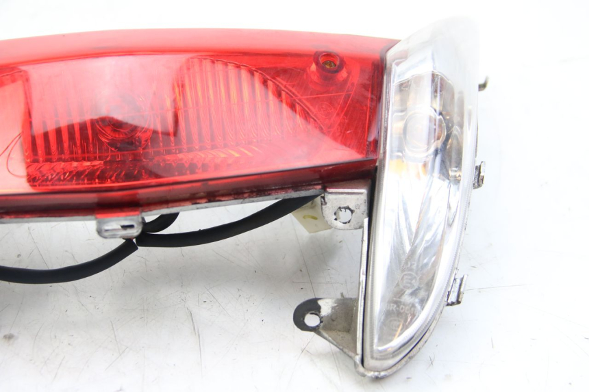 photo de FEU ARRIERE PEUGEOT CITYSTAR AIR 125 (2014 - 2017)