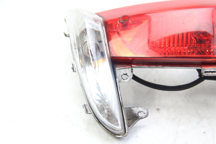 photo de FEU ARRIERE PEUGEOT CITYSTAR AIR 125 (2014 - 2017)