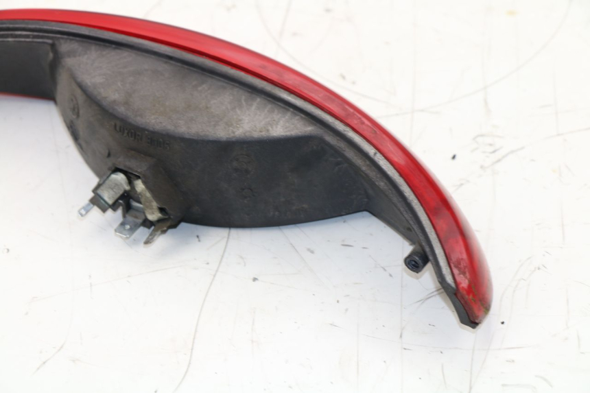 photo de FEU ARRIERE PEUGEOT ELYSEO 100 (1998 - 2004) - Zoom état d’usage