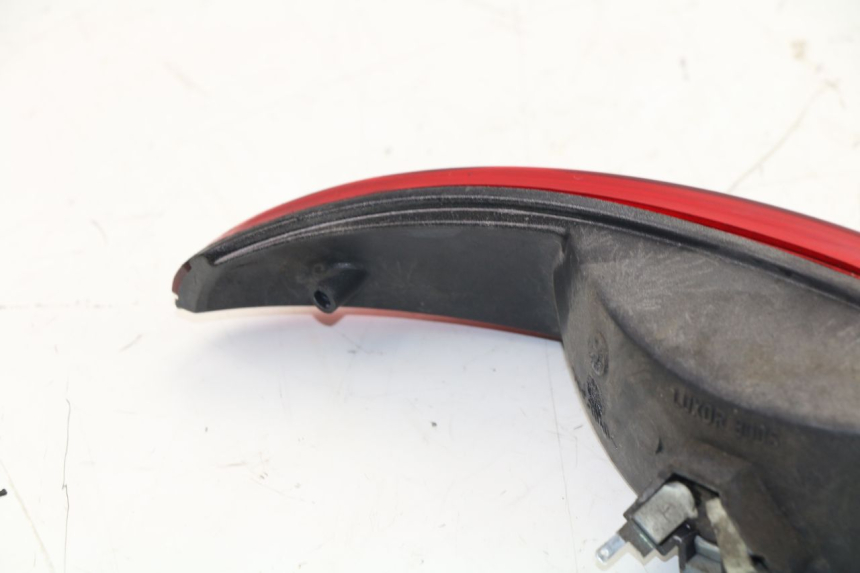 photo de FEU ARRIERE PEUGEOT ELYSEO 100 (1998 - 2004) - Autre angle de vue