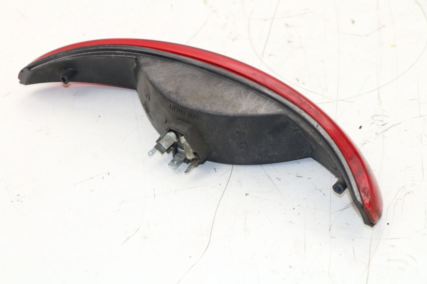 photo de FEU ARRIERE PEUGEOT ELYSEO 100 (1998 - 2004) - Gros plan technique