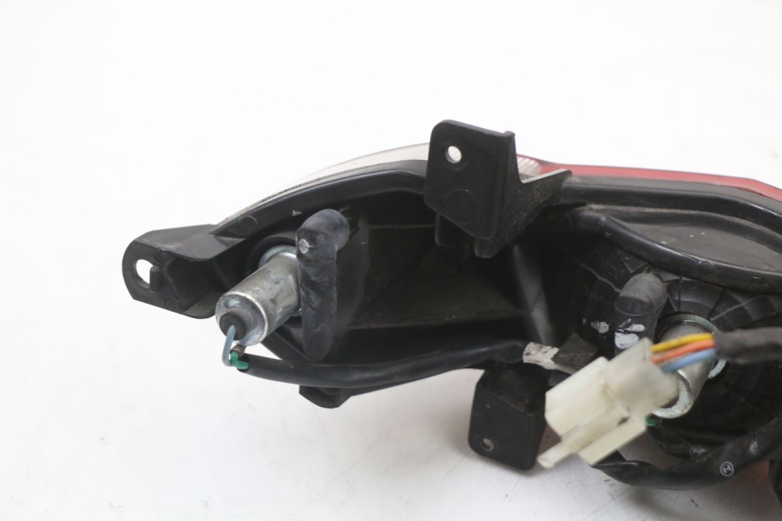 photo de FEU ARRIERE PEUGEOT KISBEE 2T 50 (2018 - 2022)