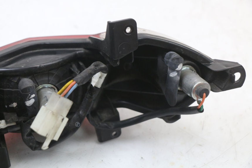 photo de FEU ARRIERE PEUGEOT KISBEE 2T 50 (2018 - 2022)