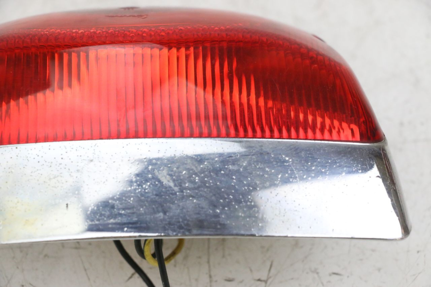 photo de FEU ARRIERE PIAGGIO VESPA LX 150 (2005 - 2013)