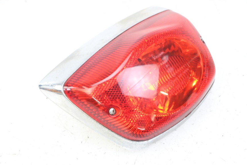 photo de FEU ARRIERE PIAGGIO VESPA LX 150 (2005 - 2013)
