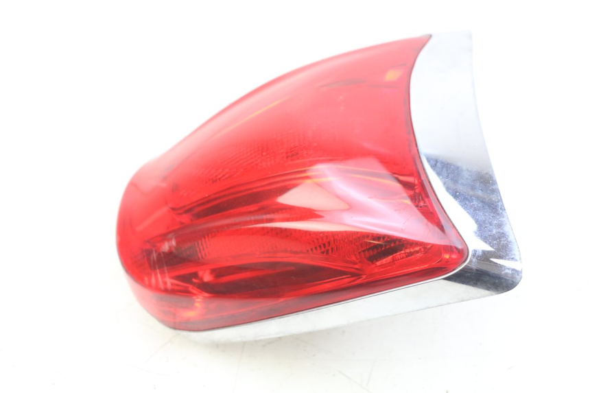 photo de FEU ARRIERE PIAGGIO VESPA PRIMAVERA 2T 50 (2013 - 2018)