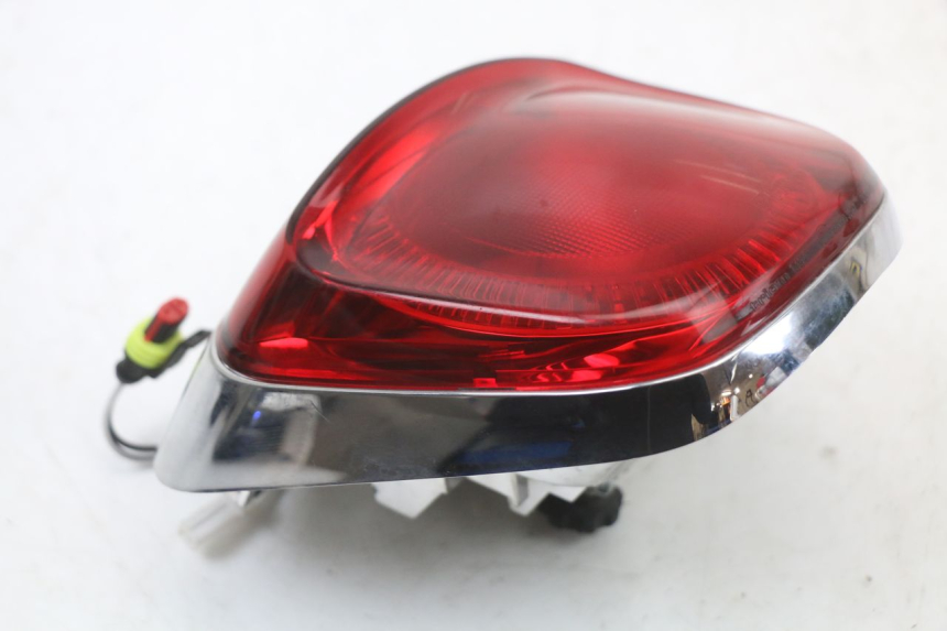 photo de FEU ARRIERE PIAGGIO VESPA PRIMAVERA 4T 50 (2021 - 2024)