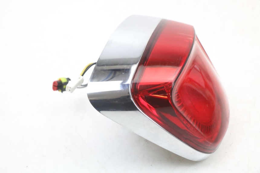 photo de FEU ARRIERE PIAGGIO VESPA PRIMAVERA 4T 50 (2021 - 2024)