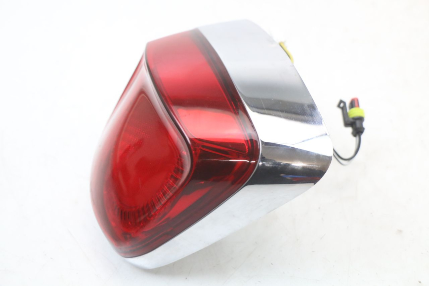 photo de FEU ARRIERE PIAGGIO VESPA PRIMAVERA 4T 50 (2021 - 2024)