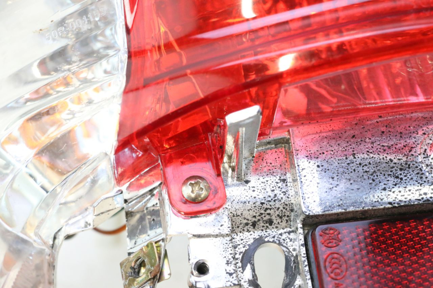 photo de FEU ARRIERE TNT MOTOR ROMA 12' 2T 50 (2007 - 2018) - Zoom état d’usage