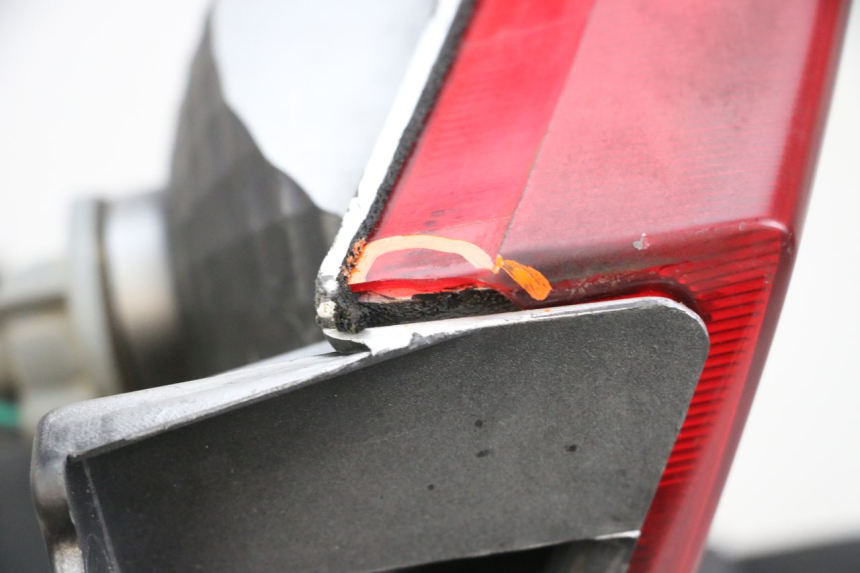 photo de FEU ARRIERE DAELIM S1 125 (2007 - 2016) - Gros plan technique