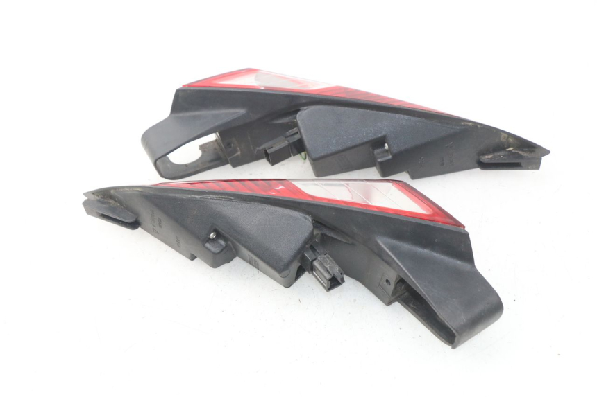 photo de FEU ARRIERE PEUGEOT SATELIS 125 (2006 - 2009) - Vue d’ensemble