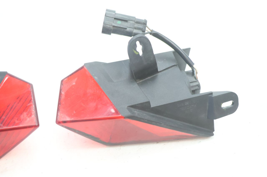 photo de FEU ARRIERE CAN-AM SPYDER RS 1000 (2008 - 2012) - Détails caractéristiques