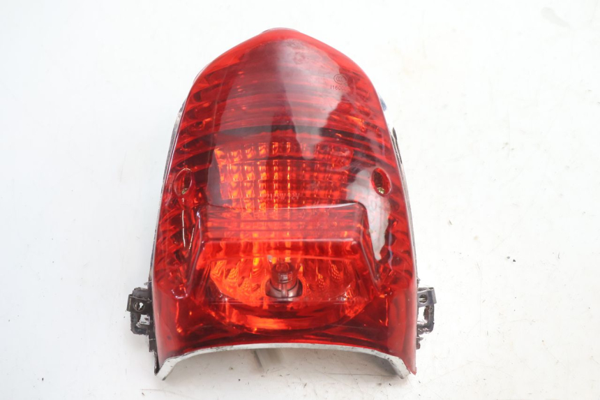 photo de FEU ARRIERE YAMASAKI STREET 50 (2013 - 2018) - Détail de la pièce